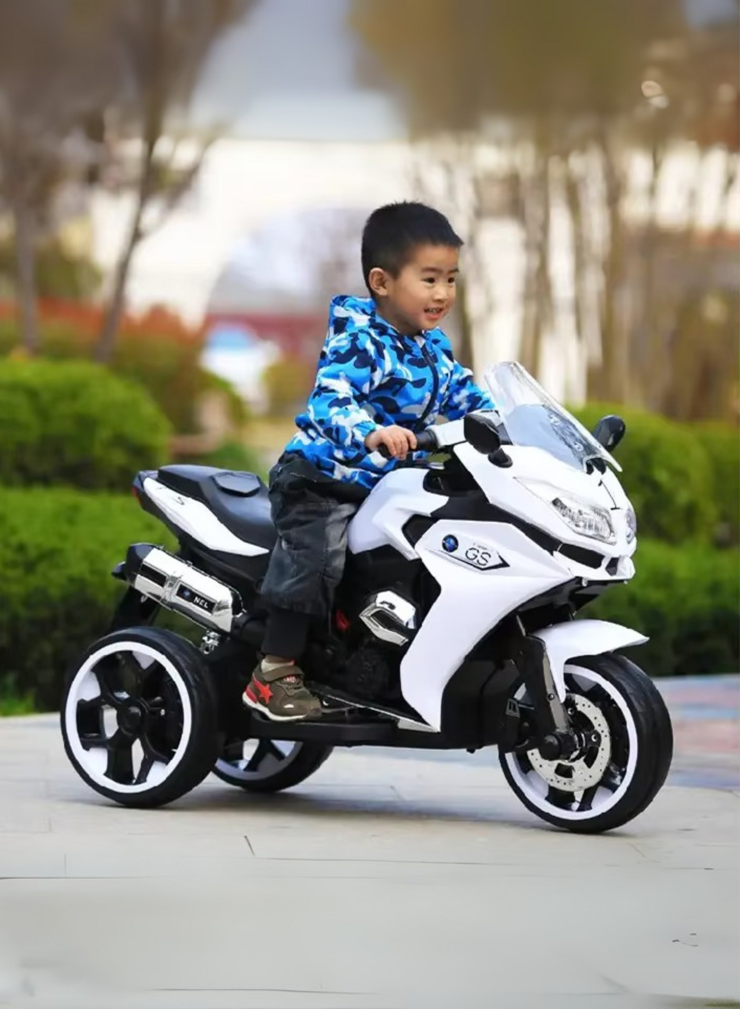 Electric 3-Wheel Ride-On Motorcycle for Kids – LED Lights, Music & Rechargeable Battery, White
