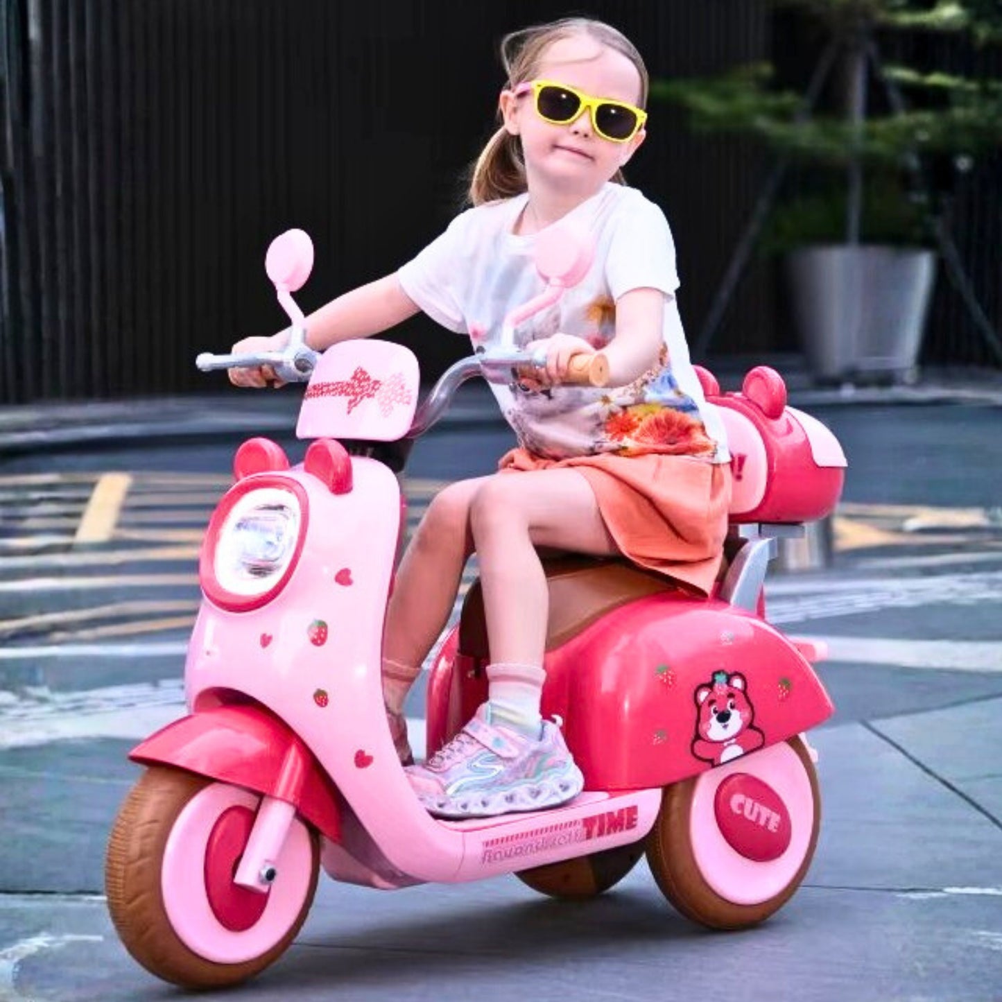 ROVENO Kids Electric Motorcycle Ride-On Tricycle 6V | Cute Pet Design, Music & LED Lights | 3-Wheel Safe Motorbike – White\Pink